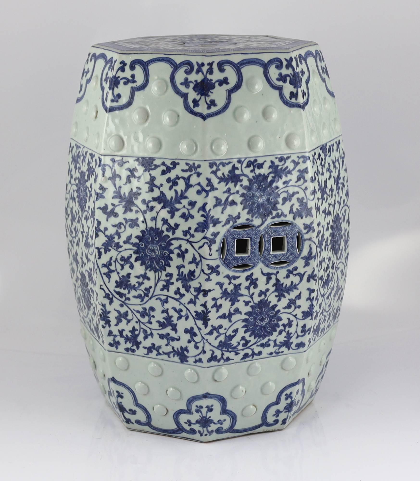 A Chinese blue and white octagonal garden seat, 18th/19th century